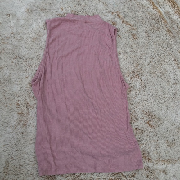 keyhole crop top ☾ - Picture 3 of 4